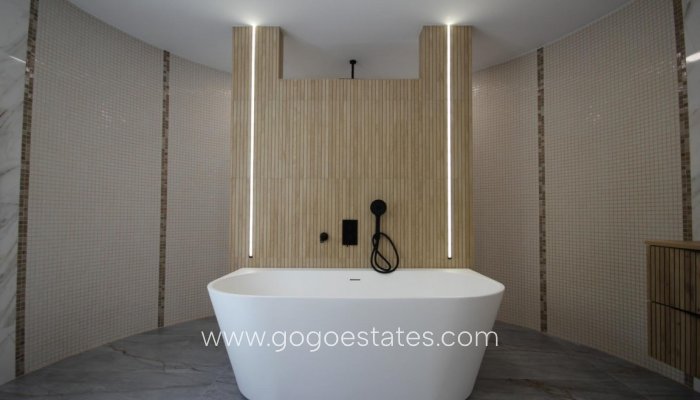 Te koop - Huis - Vrijstaande Villa - La Nucía - La Nucia Centro