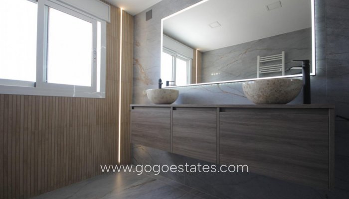 Te koop - Huis - Vrijstaande Villa - La Nucía - La Nucia Centro