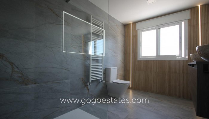 Te koop - Huis - Vrijstaande Villa - La Nucía - La Nucia Centro