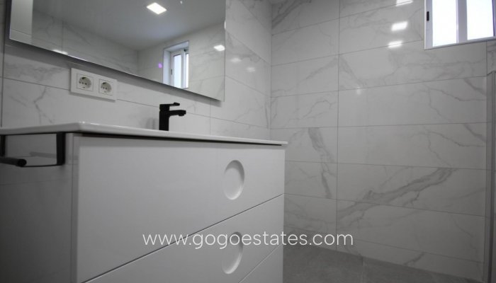 Te koop - Huis - Vrijstaande Villa - La Nucía - La Nucia Centro