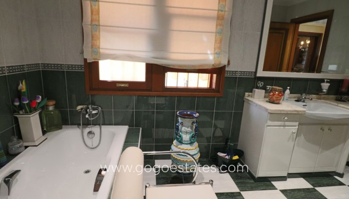 Te koop - Huis - Vrijstaande Villa - La Nucía - La Nucia Centro