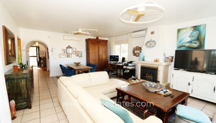 Te koop - Huis - Vrijstaande Villa - La Nucía - La Nucia Centro