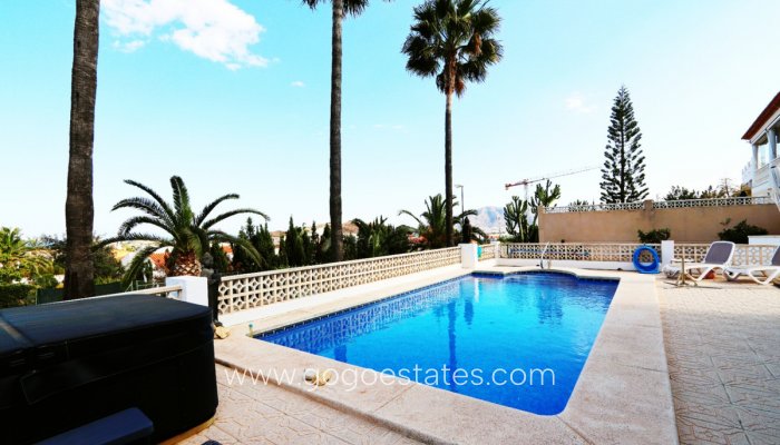 Te koop - Huis - Vrijstaande Villa - La Nucía - La Nucia Centro