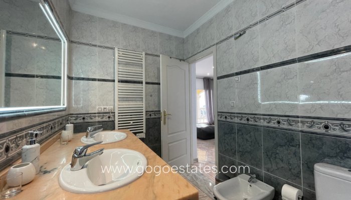 Te koop - Huis - Vrijstaande Villa - Calpe - Calpe Centro