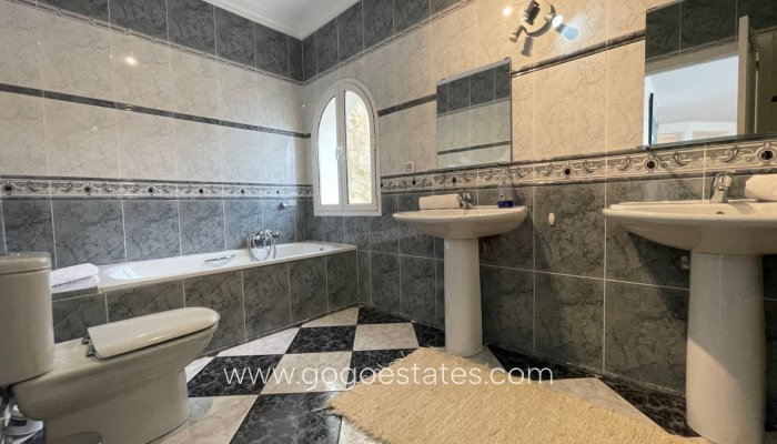 Te koop - Huis - Vrijstaande Villa - Calpe - Calpe Centro