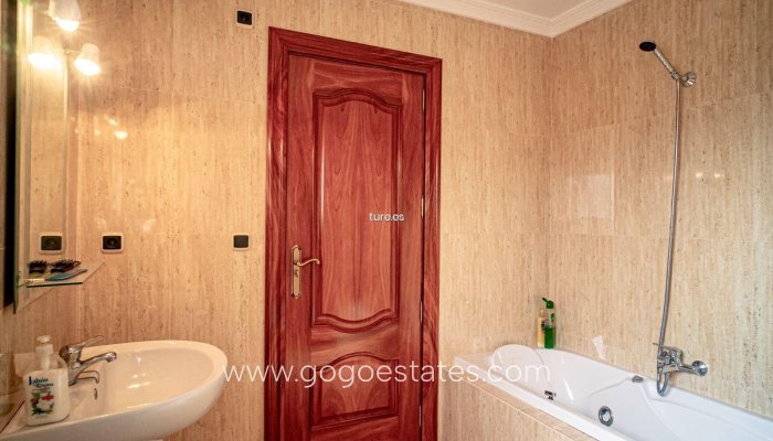 Te koop - Huis - Vrijstaande Villa - La Nucía - La Nucia Centro