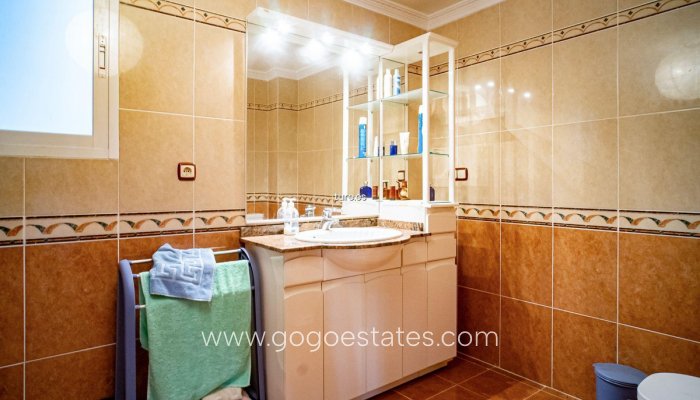 Te koop - Huis - Vrijstaande Villa - La Nucía - La Nucia Centro