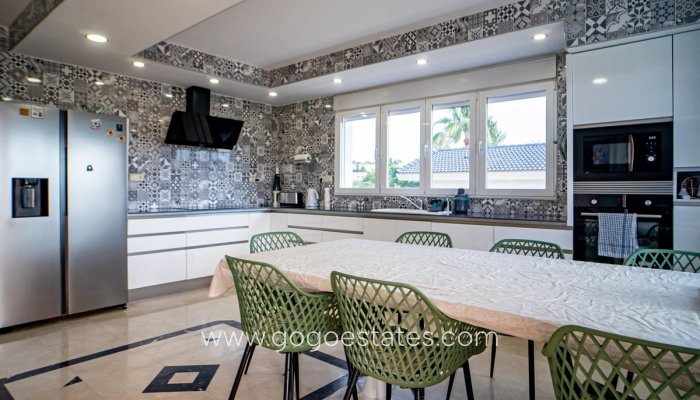 Te koop - Huis - Vrijstaande Villa - l'Alfas del Pi - L'Alfás del Pi Centro