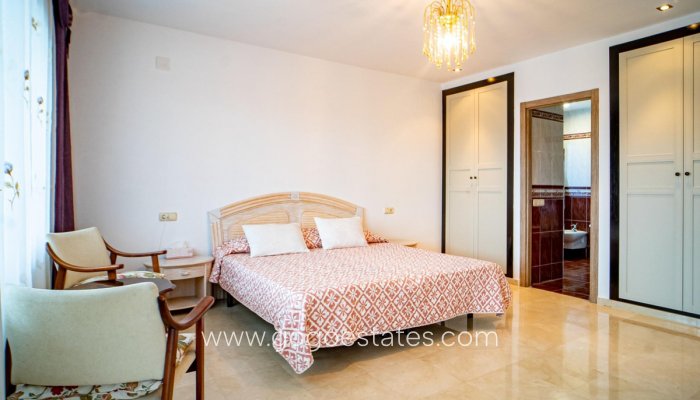 Te koop - Huis - Vrijstaande Villa - l'Alfas del Pi - L'Alfás del Pi Centro