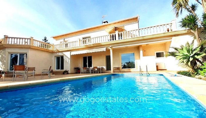 Te koop - Huis - Vrijstaande Villa - Teulada - Teulada Centro