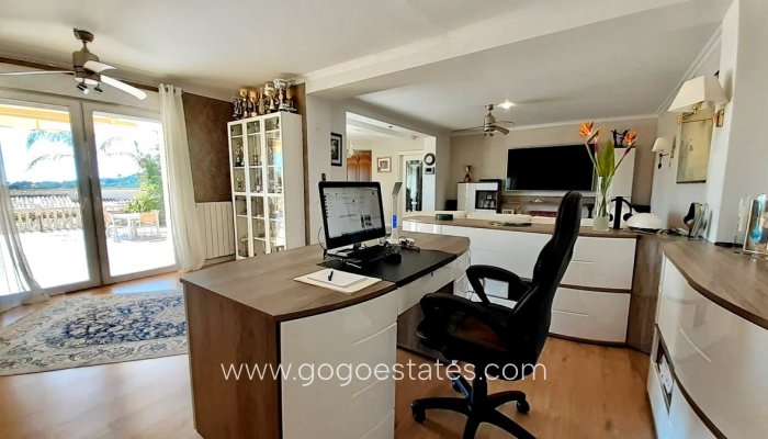 Te koop - Huis - Vrijstaande Villa - Teulada - Teulada Centro