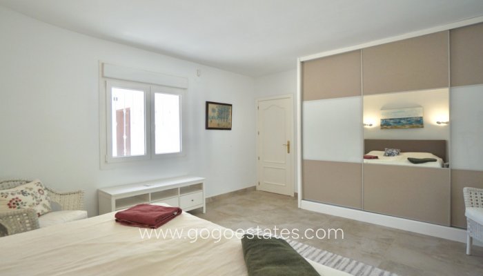 Te koop - Huis - Vrijstaande Villa - Algorfa - Montemar