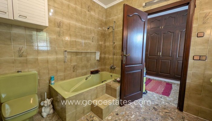 Te koop - Huis - Vrijstaande Villa - Calpe - Calpe Centro