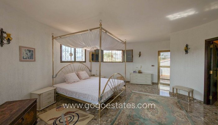 Te koop - Huis - Vrijstaande Villa - Calpe - Calpe Centro