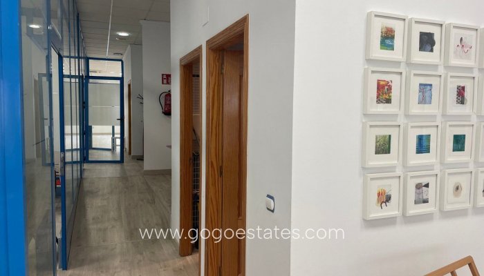 Te koop - Commercieel - Kantoor - Calpe - Calpe Centro