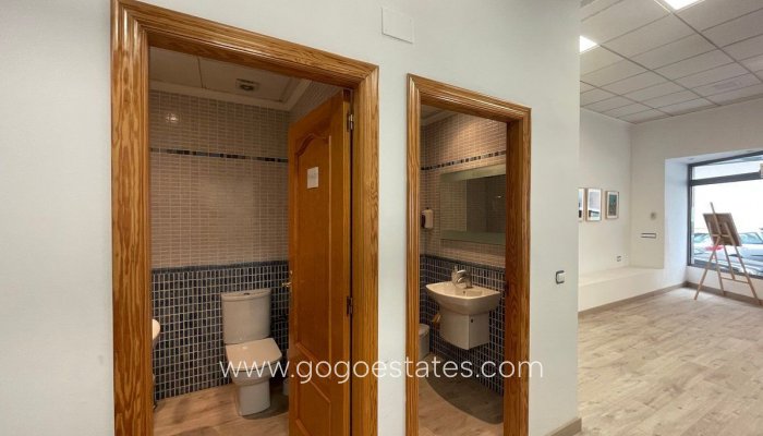 Te koop - Commercieel - Kantoor - Calpe - Calpe Centro