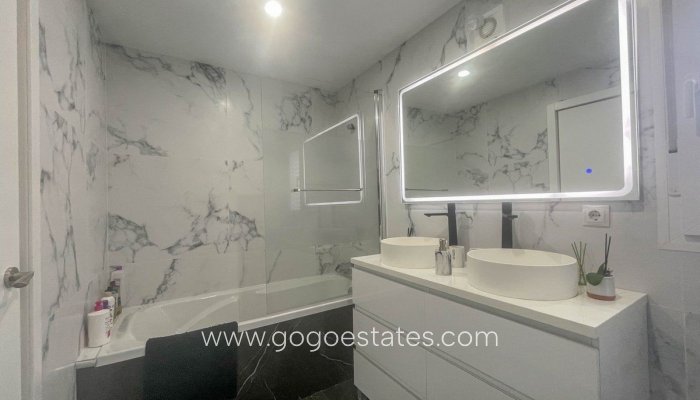 Te koop - Huis - Vrijstaande Villa - Calpe - Calpe Centro