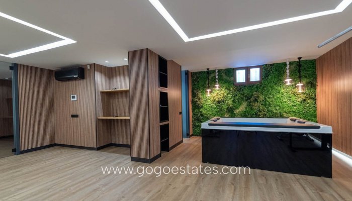 Te koop - Huis - Vrijstaande Villa - Calpe - Calpe Centro