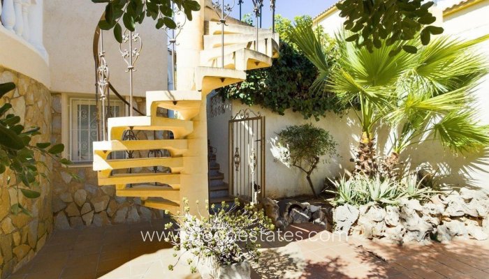 Te koop - Huis - Vrijstaande Villa - Calpe - Calpe Centro