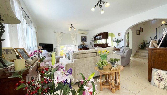 Te koop - Huis - Vrijstaande Villa - Calpe - Calpe Centro