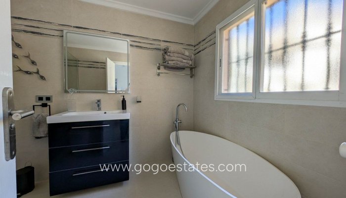 Te koop - Huis - Vrijstaande Villa - Calpe - Calpe Centro