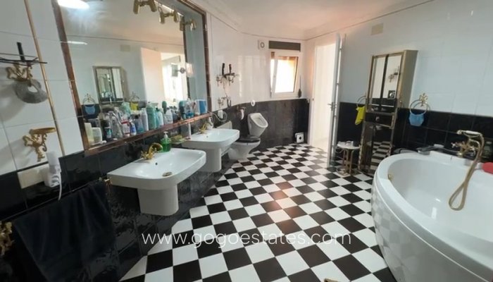 Te koop - Huis - Vrijstaande Villa - Calpe - Calpe Centro