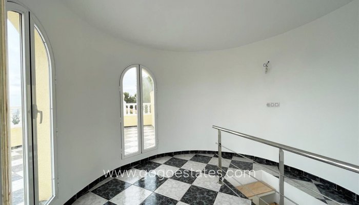 Te koop - Huis - Vrijstaande Villa - Calpe - Calpe Centro