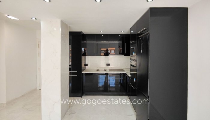 Te koop - Appartement - Appartement op de middelste verdieping - Orihuela - Punta Prima