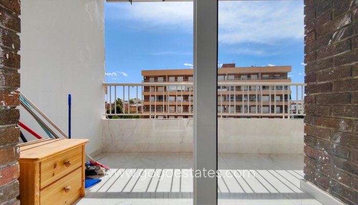 Te koop - Appartement - Appartement op de middelste verdieping - Orihuela - Punta Prima