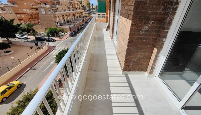 Te koop - Appartement - Appartement op de middelste verdieping - Orihuela - Punta Prima