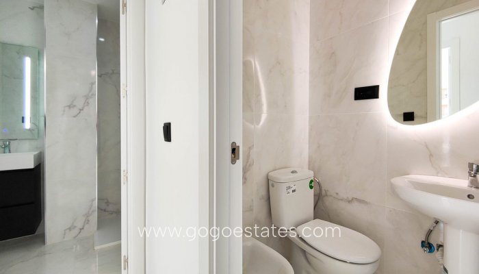 Te koop - Appartement - Appartement op de middelste verdieping - Orihuela - Punta Prima