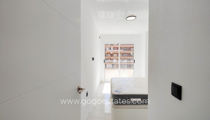 Te koop - Appartement - Appartement op de middelste verdieping - Orihuela - Punta Prima