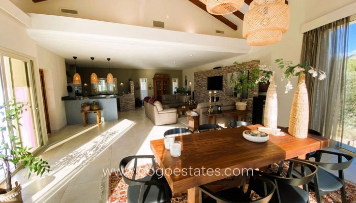 Te koop - Huis - Vrijstaande Villa - Busot - Busot Centro