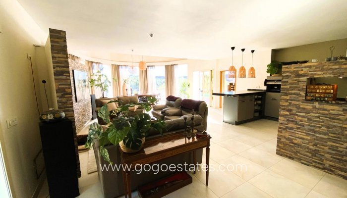 Te koop - Huis - Vrijstaande Villa - Busot - Busot Centro