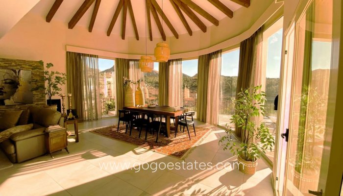 Te koop - Huis - Vrijstaande Villa - Busot - Busot Centro