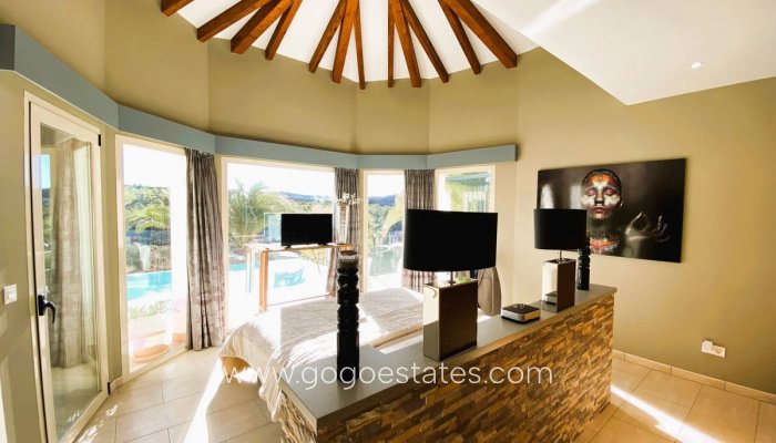 Te koop - Huis - Vrijstaande Villa - Busot - Busot Centro