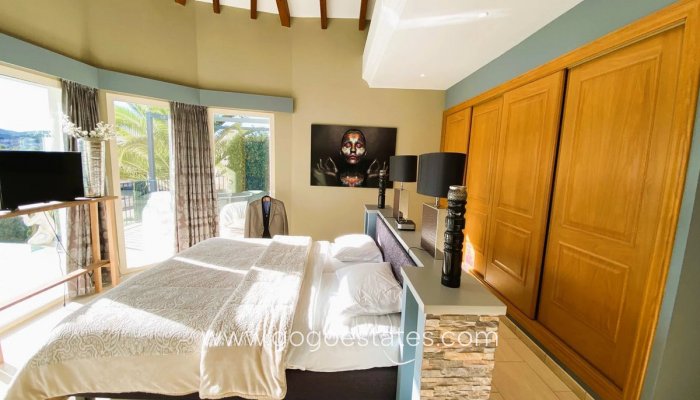 Te koop - Huis - Vrijstaande Villa - Busot - Busot Centro