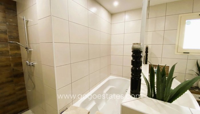 Te koop - Huis - Vrijstaande Villa - Busot - Busot Centro