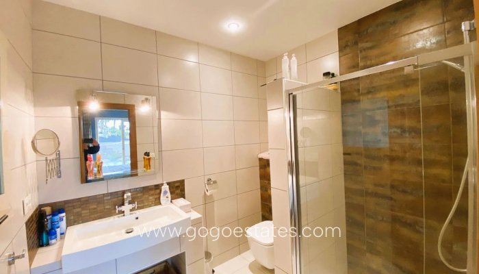 Te koop - Huis - Vrijstaande Villa - Busot - Busot Centro