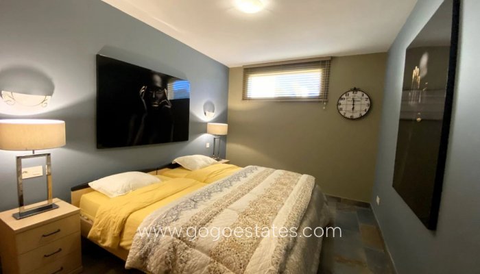 Te koop - Huis - Vrijstaande Villa - Busot - Busot Centro