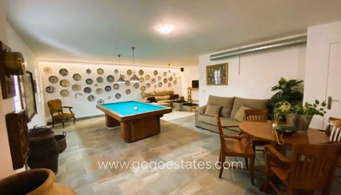 Te koop - Huis - Vrijstaande Villa - Busot - Busot Centro