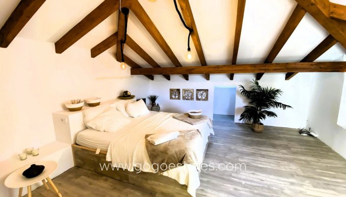 Te koop - Huis - Vrijstaande Villa - Busot - Busot Centro