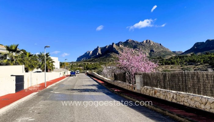 Te koop - Huis - Vrijstaande Villa - Busot - Busot Centro