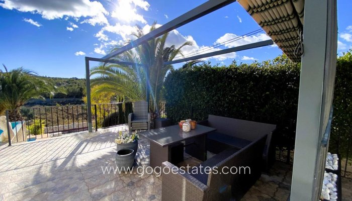 Te koop - Huis - Vrijstaande Villa - Busot - Busot Centro