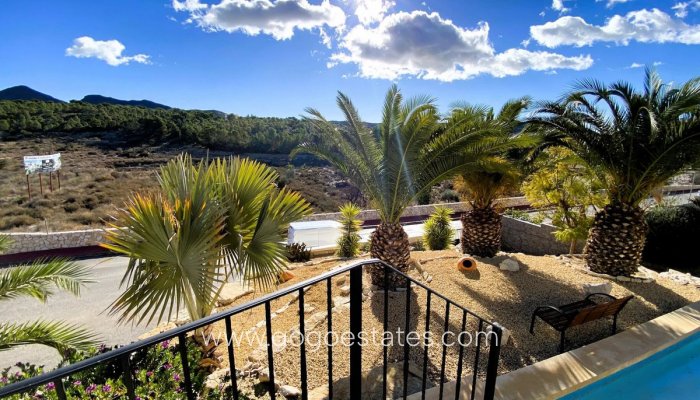 Te koop - Huis - Vrijstaande Villa - Busot - Busot Centro