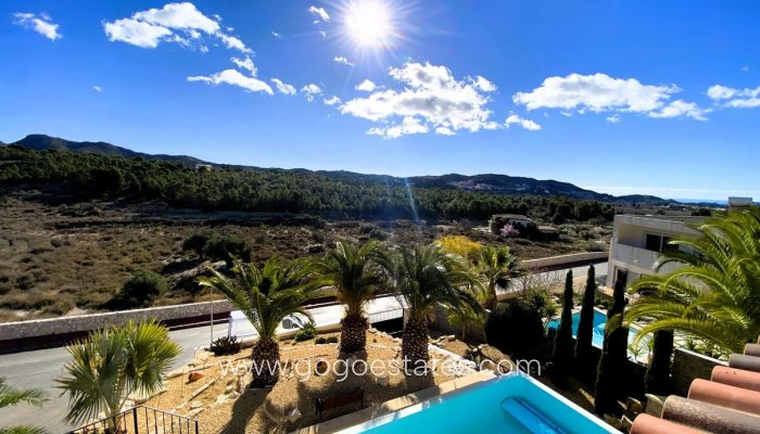 Te koop - Huis - Vrijstaande Villa - Busot - Busot Centro