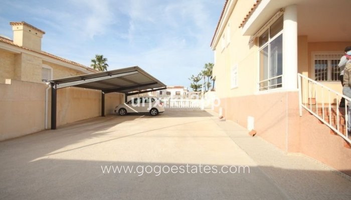 Te koop - Huis - Vrijstaande Villa - Torrevieja - Aguas Nuevas