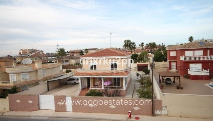 Te koop - Huis - Vrijstaande Villa - Torrevieja - Aguas Nuevas