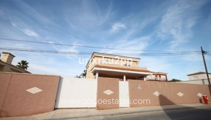 Te koop - Huis - Vrijstaande Villa - Torrevieja - Aguas Nuevas
