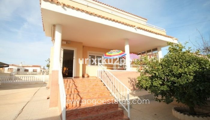 Te koop - Huis - Vrijstaande Villa - Torrevieja - Aguas Nuevas